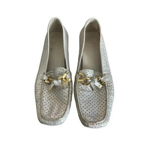 Stuart Weitzman Women's Gold Driving Narrow Width Loafer Shoes Size 7.5
